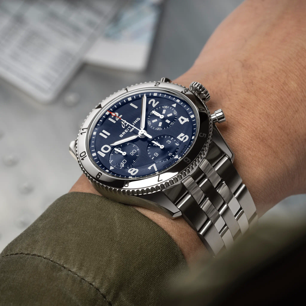 Classic AVI Chronograph 42 Tribute to Vought F4U Corsair