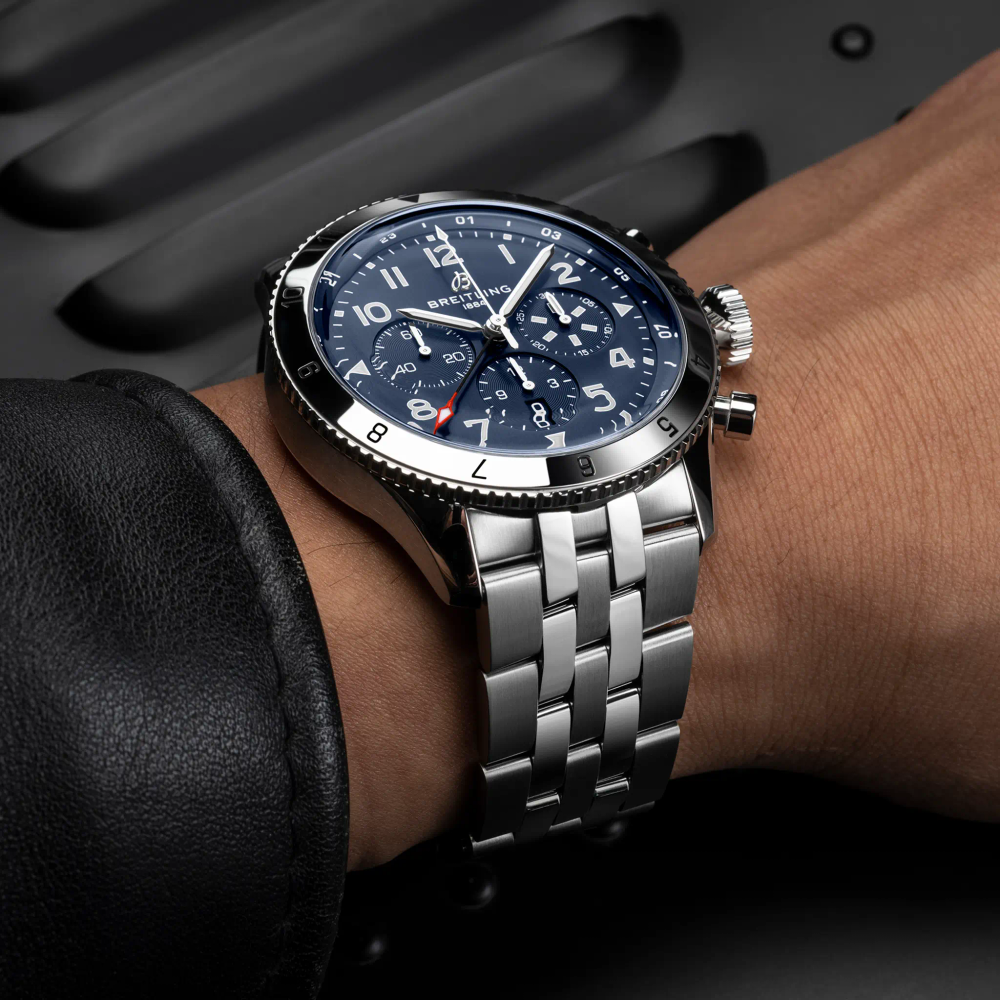Classic AVI Super AVI B04 Chronograph GMT 46 Tribute to Vought F4U Corsair
