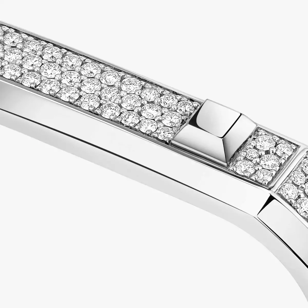 Moderniste two-finger pavé ring
