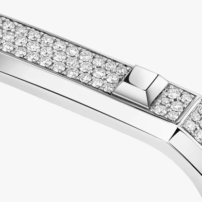 Moderniste two-finger pavé ring