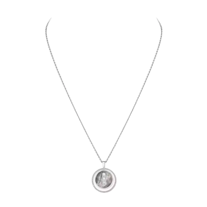 Lucky Move grey mother-of-pearl necklace medium