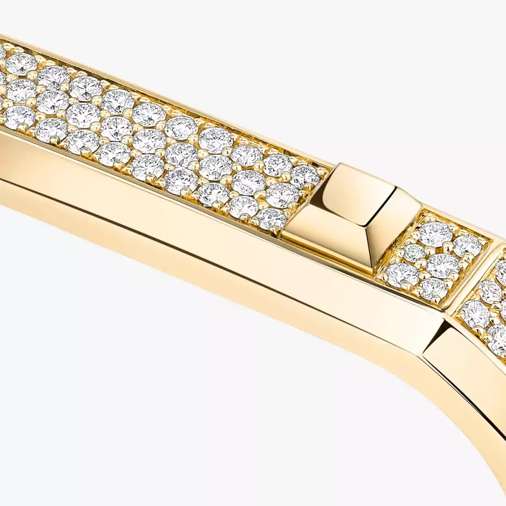 Moderniste two-finger pavé ring