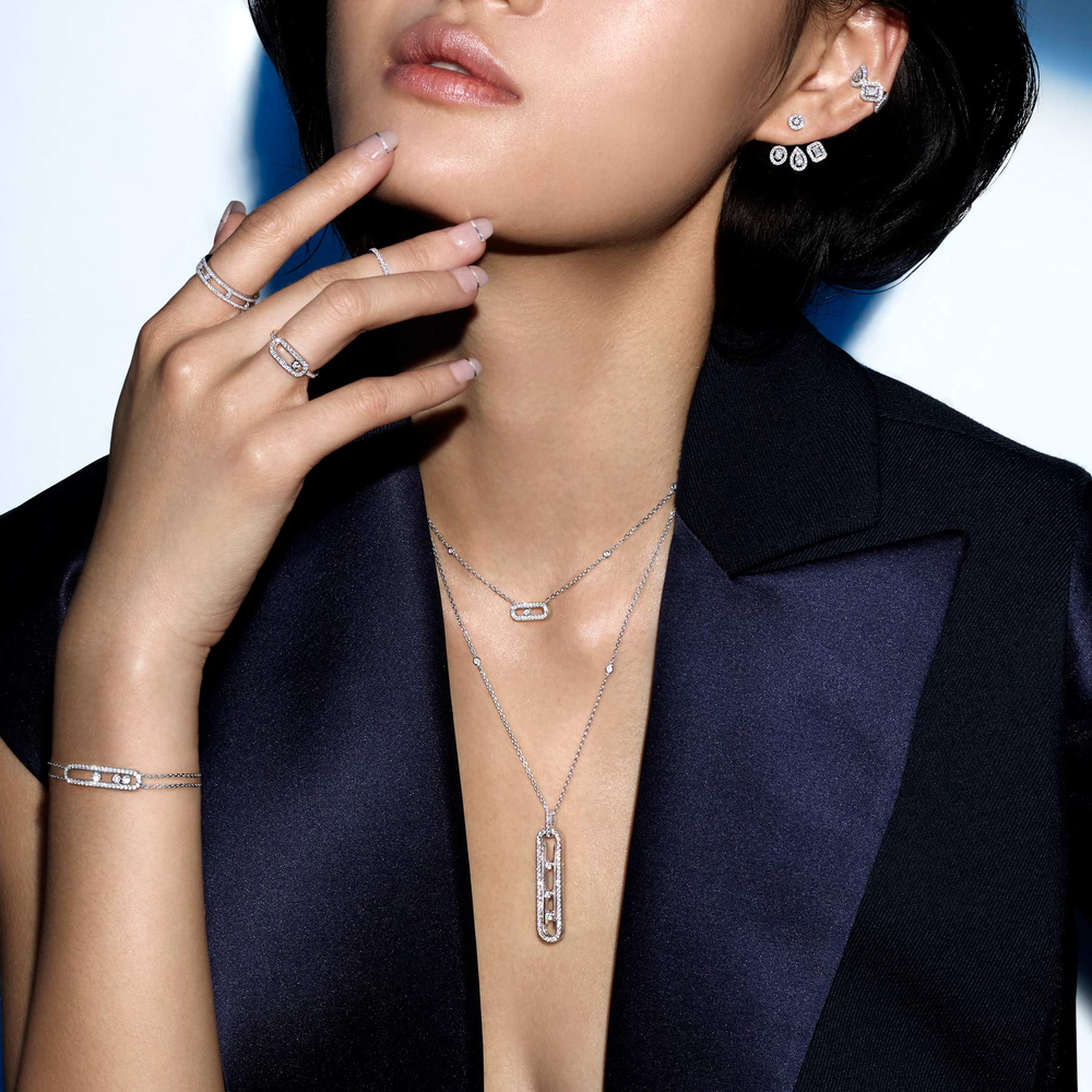 Move 10th necklace small